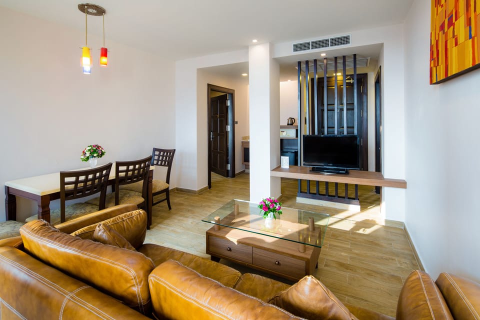 Family Suite, 2 Bedrooms | Egyptian cotton sheets, premium bedding, Tempur-Pedic beds, minibar