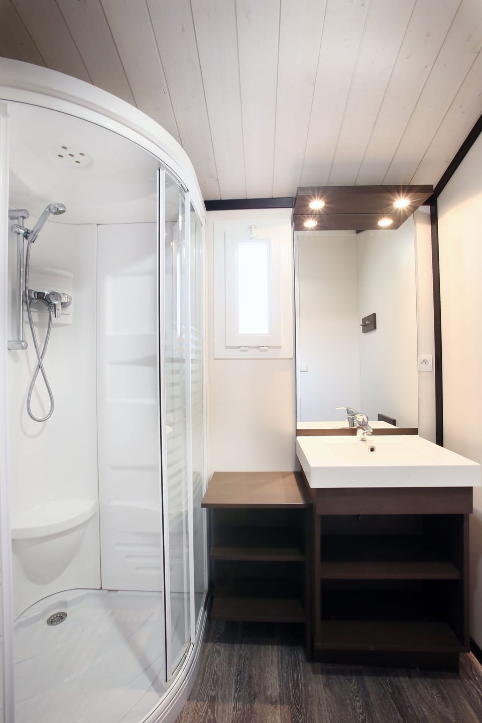 Chalet, Terrace (Causse) | Bathroom | Shower, towels