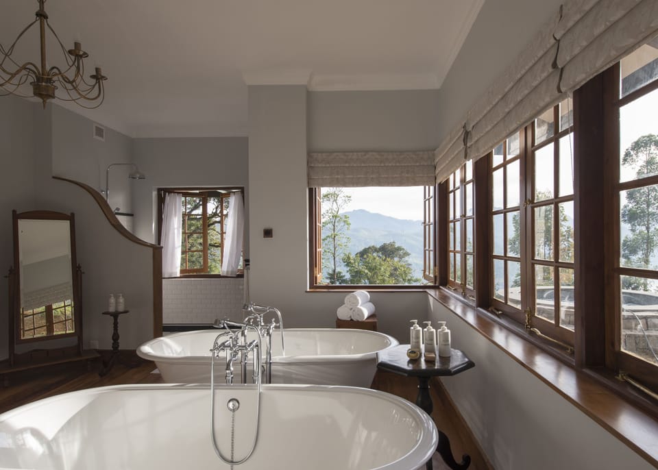 Owner's Cottage  | Bathroom | Combined shower/tub, deep soaking tub, rainfall showerhead
