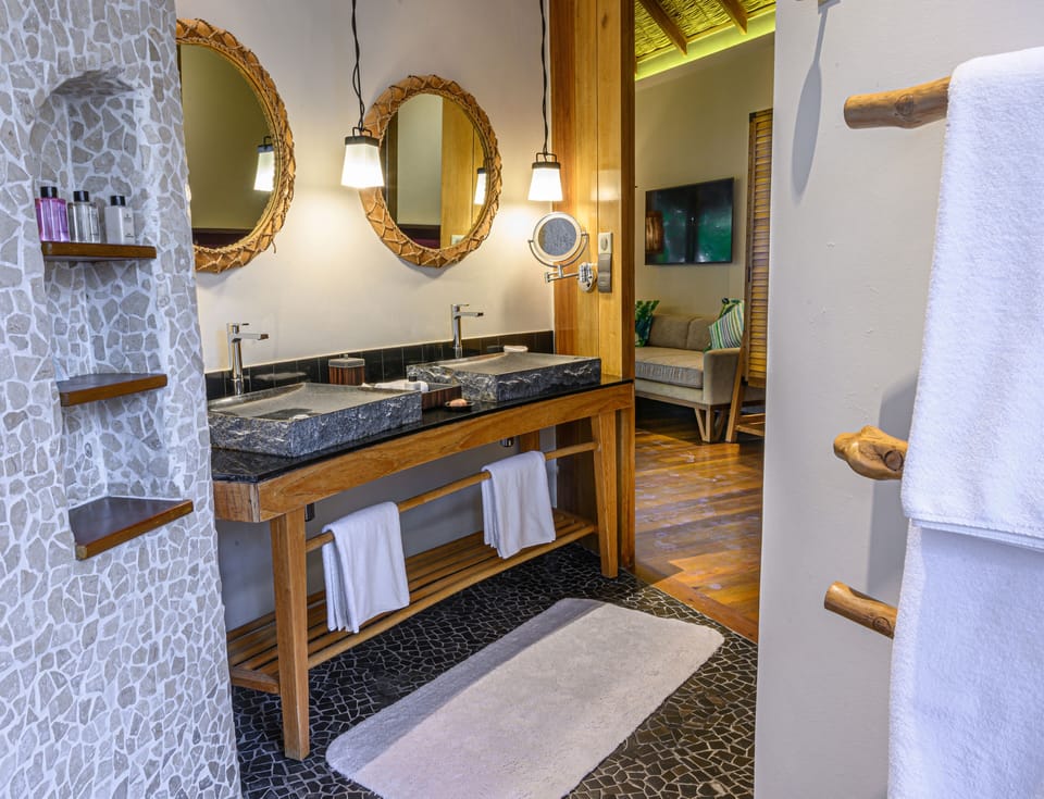 Villa (Beach) | Bathroom | Separate tub and shower, deep soaking tub, rainfall showerhead