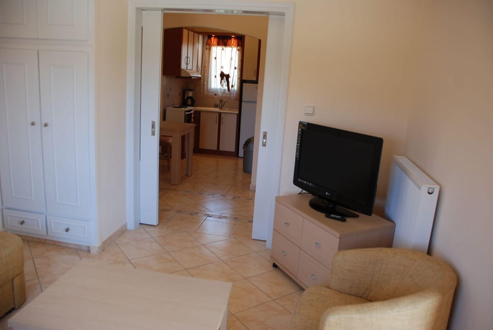 Apartment | Blackout drapes, soundproofing, iron/ironing board