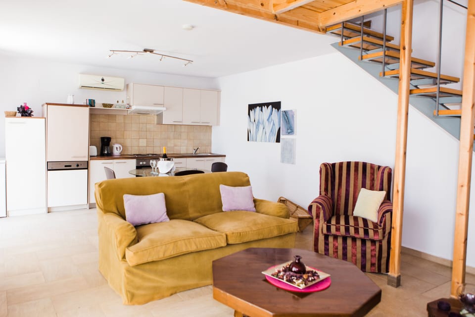Comfort Villa, 1 Bedroom, Beachfront | Private kitchen | Full-size fridge, microwave, stovetop, dishwasher