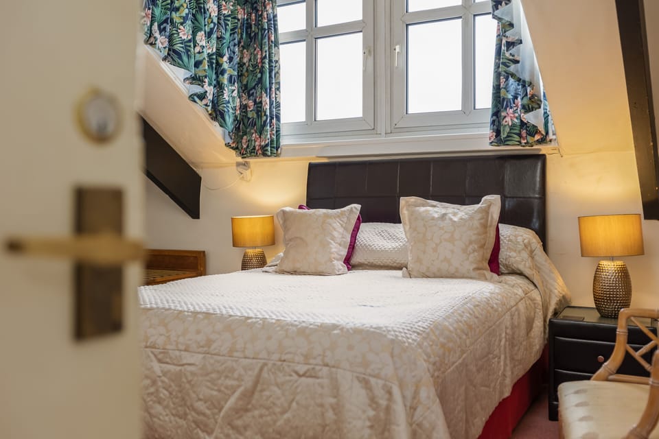 Standard Twin Room, Ensuite