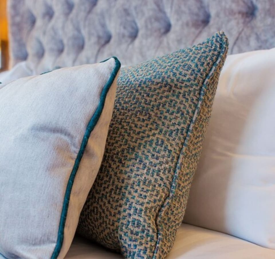 Deluxe Double Room | Desk, laptop workspace, blackout drapes, iron/ironing board