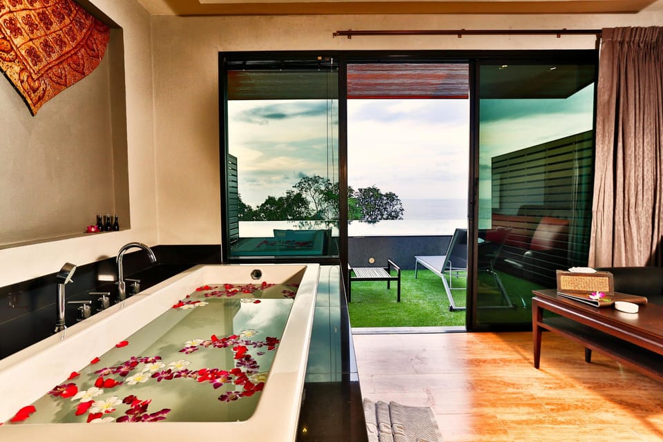 Deluxe with Pool Access Ocean VIew | Pillowtop beds, minibar, in-room safe, desk