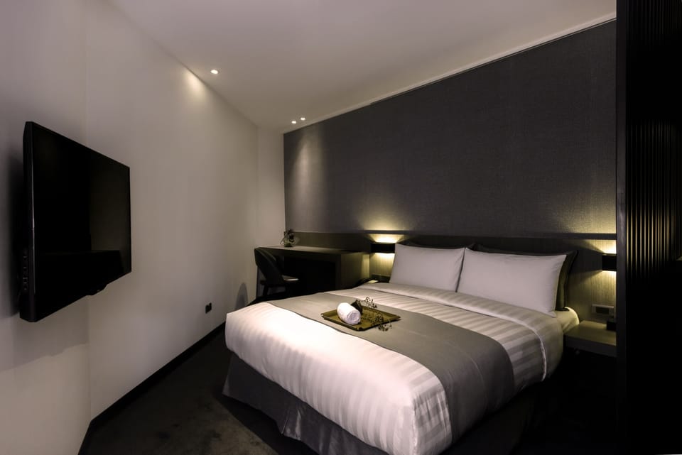 Star Corner Room | In-room safe, free WiFi, bed sheets