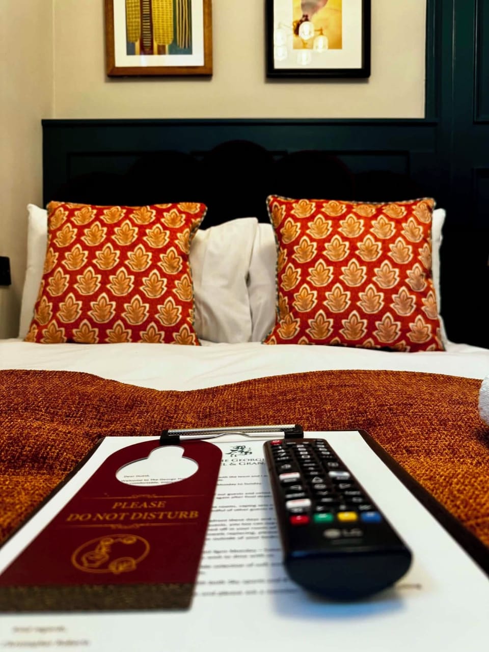 Comfort Double Room | Desk, blackout drapes, iron/ironing board, free WiFi