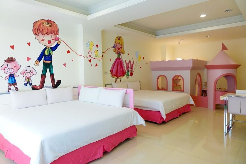 Quadruple Room | Blackout drapes, rollaway beds, free WiFi, bed sheets