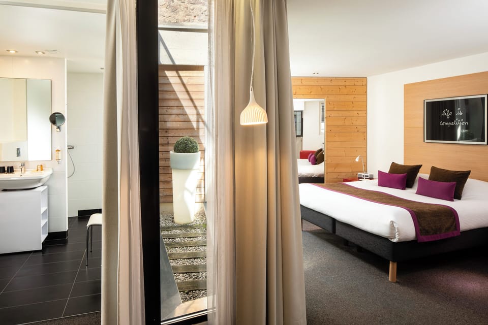 Suite, 1 Queen Bed with Sofa bed | Minibar, in-room safe, desk, soundproofing
