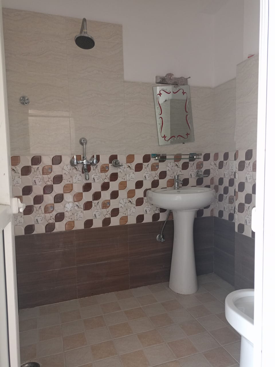 Standard Triple Room, 3 Twin Beds | Bathroom | Shower, free toiletries, slippers, towels
