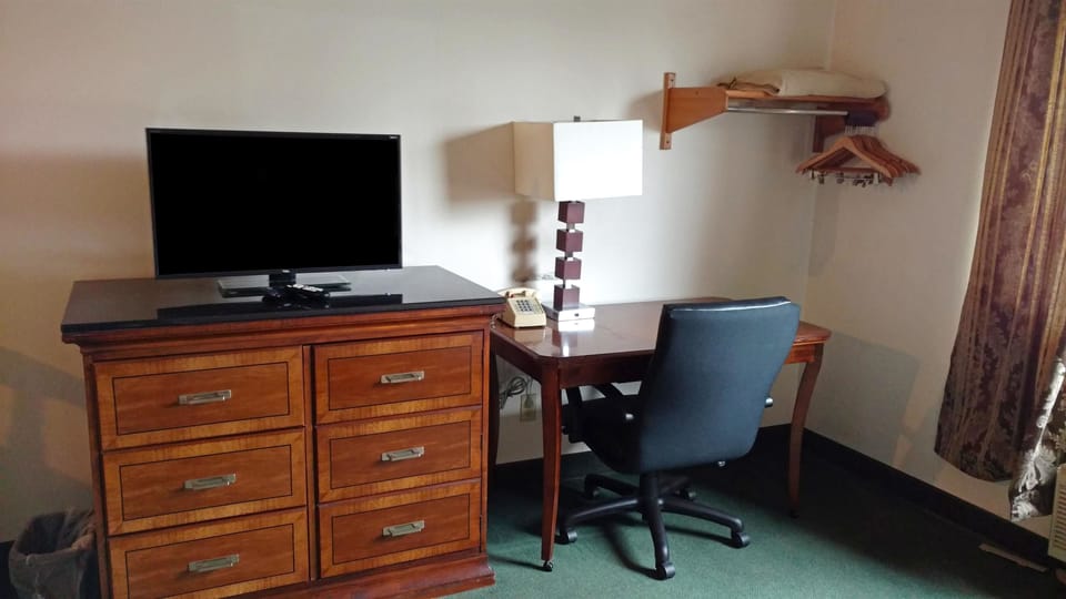 Desk, rollaway beds, free WiFi, bed sheets