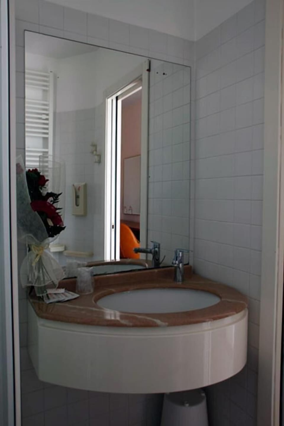 Bathroom sink