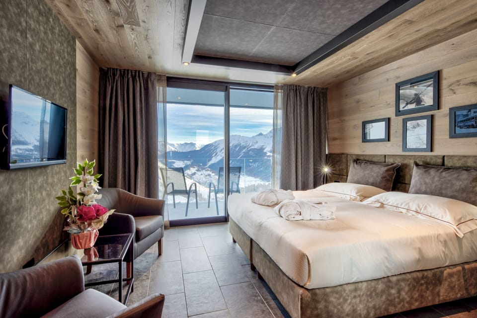 Superior Double or Twin Room, Terrace | Premium bedding, down comforters, minibar, in-room safe