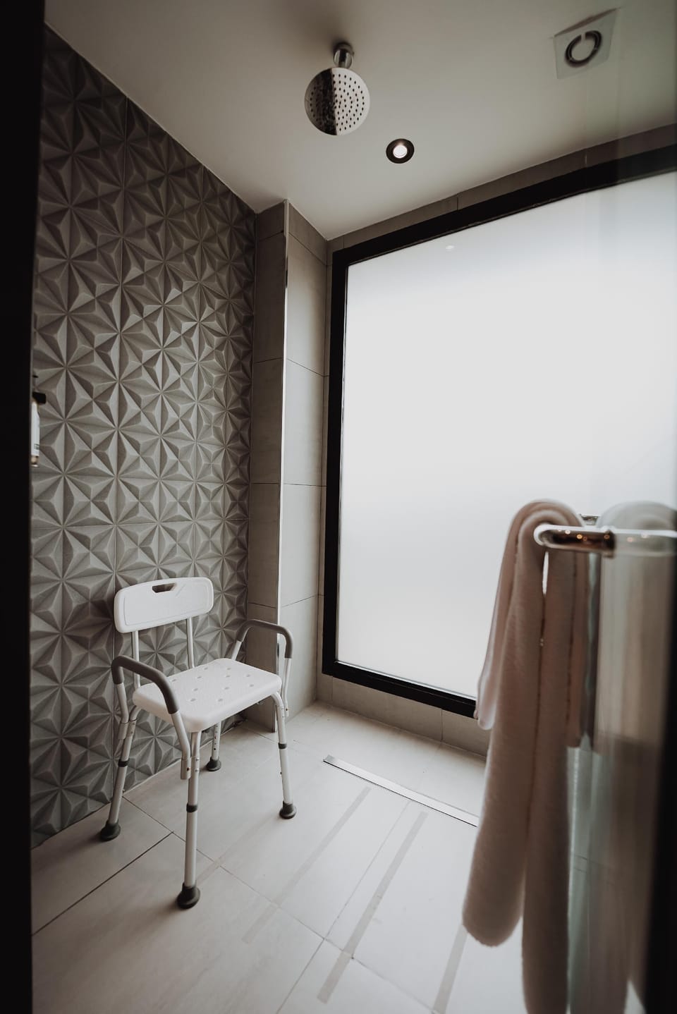 Double Room | Bathroom | Free toiletries, hair dryer, bidet, towels