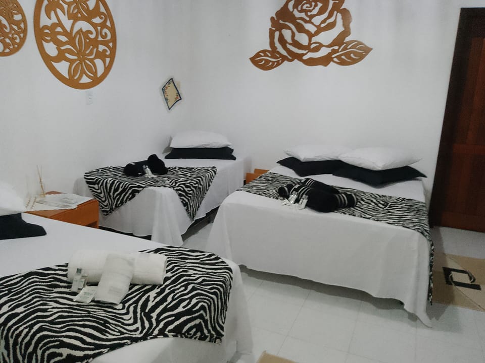 Deluxe Quadruple Room | Desk, free WiFi, bed sheets