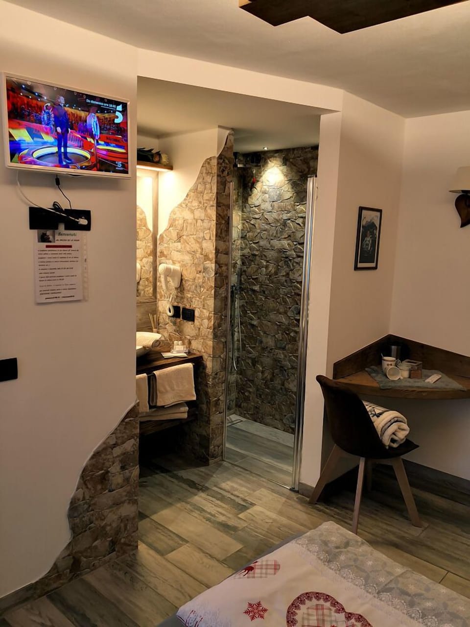 Free WiFi, bed sheets, wheelchair access