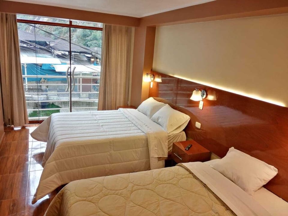 Down comforters, desk, soundproofing, WiFi (free)