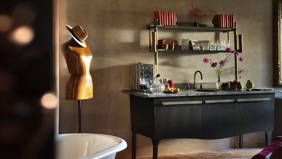 Grand Room (02) | Minibar, in-room safe, desk, laptop workspace