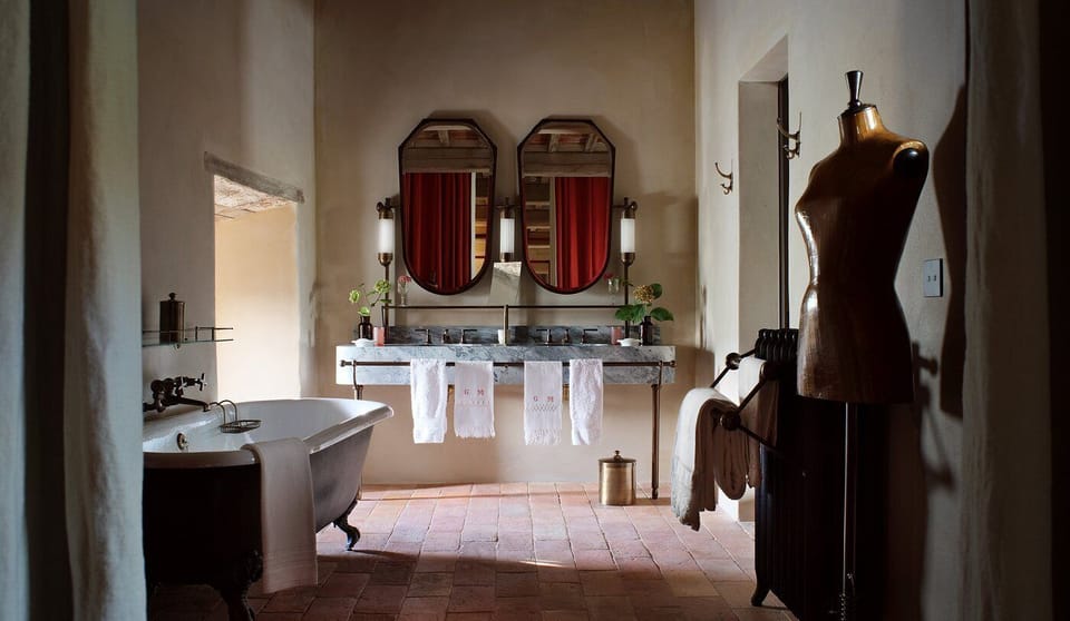 Suite (03 Castello) | Bathroom | Combined shower/tub, free toiletries, hair dryer, bathrobes