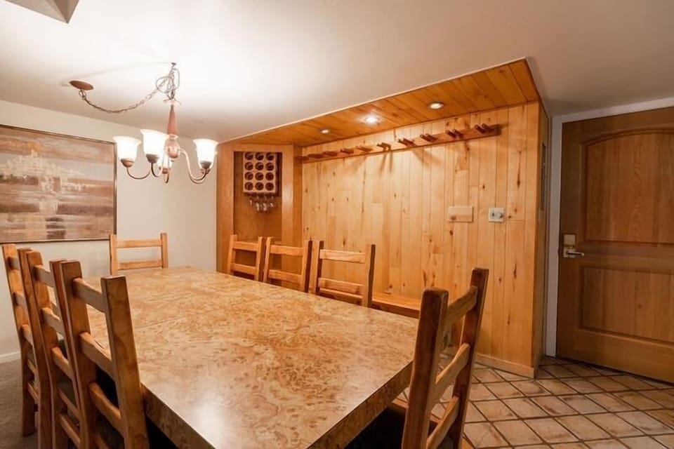 Condo, 2 Bedrooms | Private kitchen | Fridge, oven, coffee/tea maker, toaster