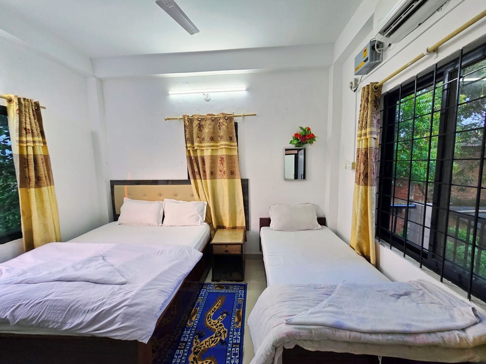 Deluxe Double Room | Desk, laptop workspace, free WiFi, bed sheets