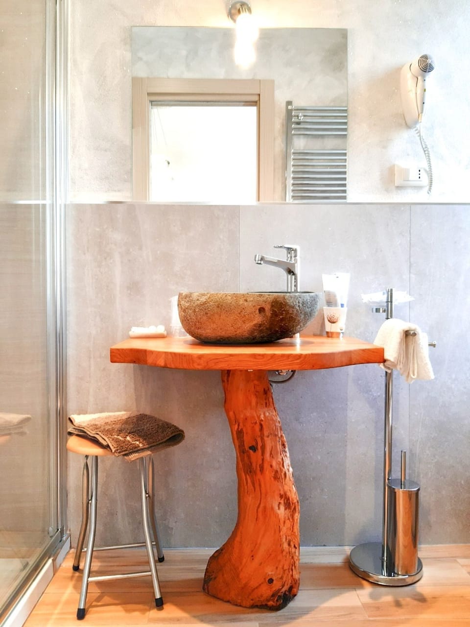 Exclusive Room | Bathroom | Shower, free toiletries, hair dryer, bidet