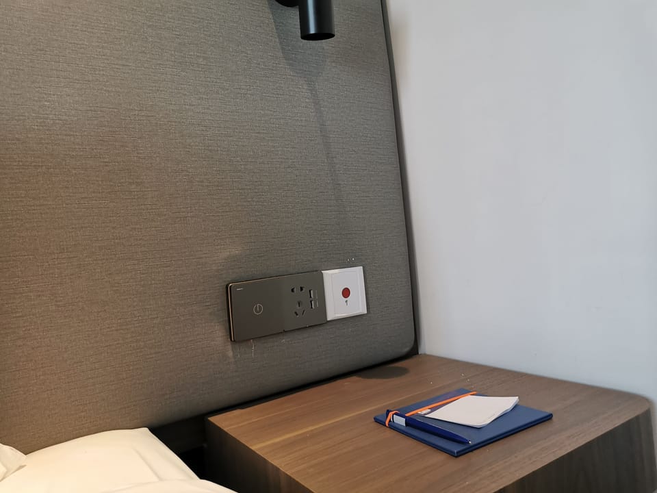 Room, Accessible, Non Smoking (2 Bed, Mobil Roll Shwr) | In-room safe, individually decorated, individually furnished, desk