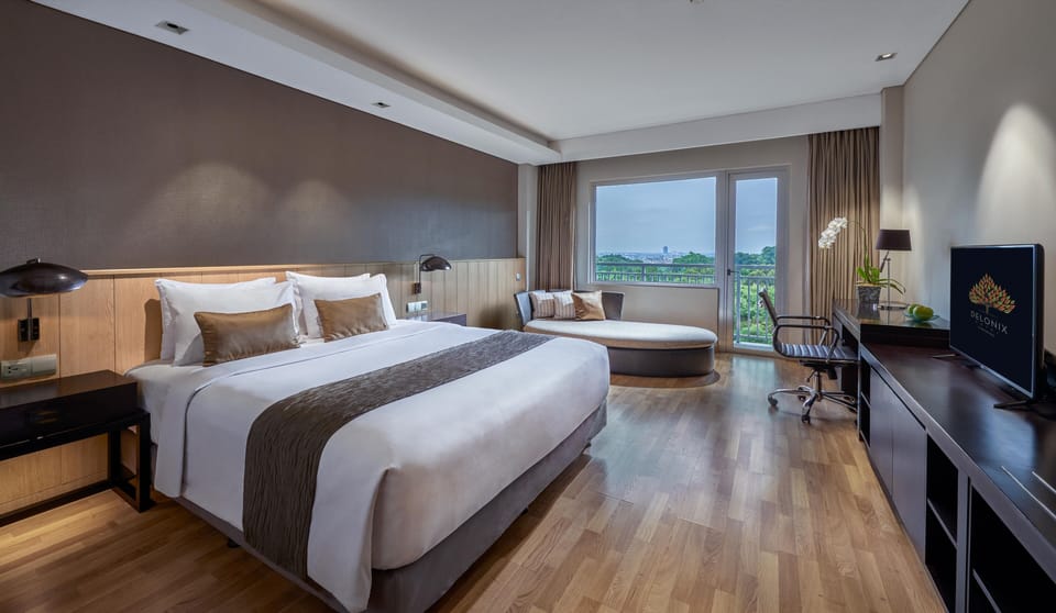 In-room safe, desk, soundproofing, iron/ironing board