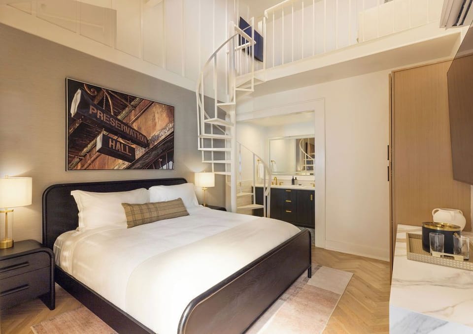 Egyptian cotton sheets, premium bedding, down comforters, pillowtop beds