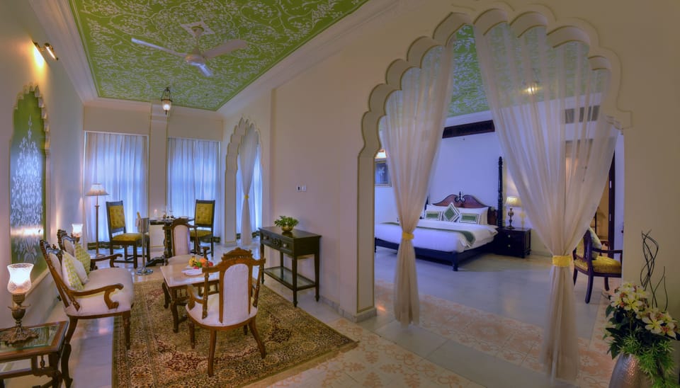 Luxury Studio Suite, Non Smoking, Pool View | Egyptian cotton sheets, premium bedding, down comforters