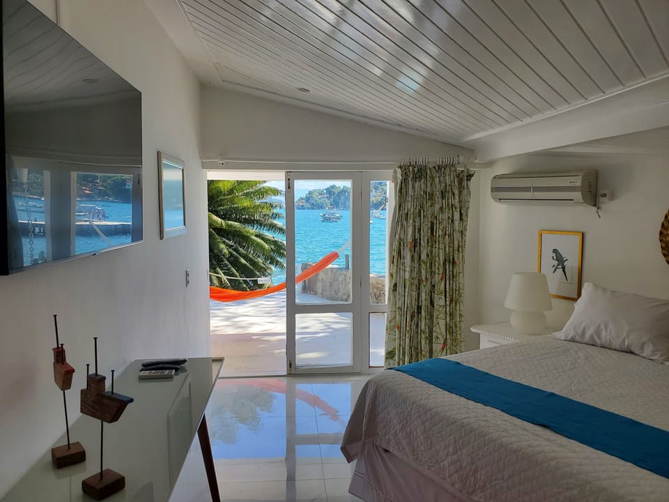 Deluxe Double Room | Premium bedding, minibar, in-room safe, individually decorated