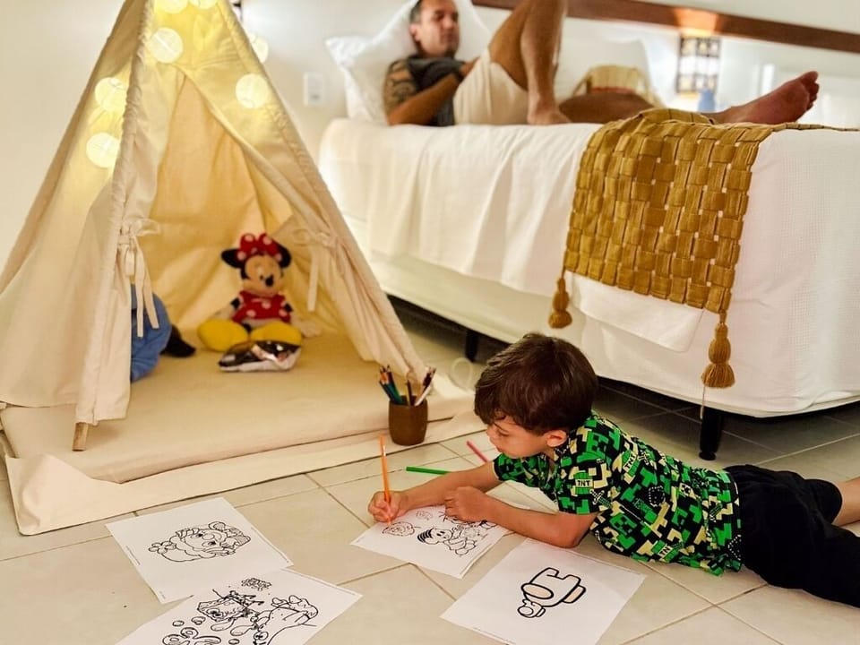 Luxury Suite Sea Front | Hypo-allergenic bedding, pillowtop beds, minibar, in-room safe