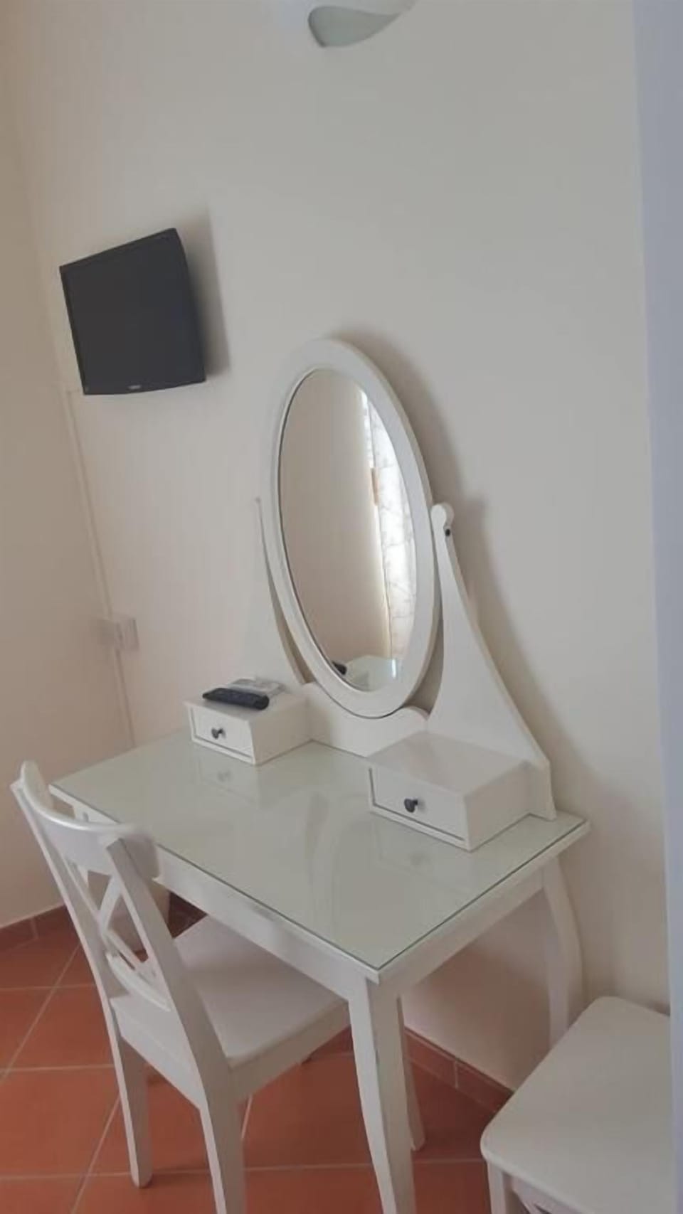Basic Double or Twin Room, City View | Room amenity