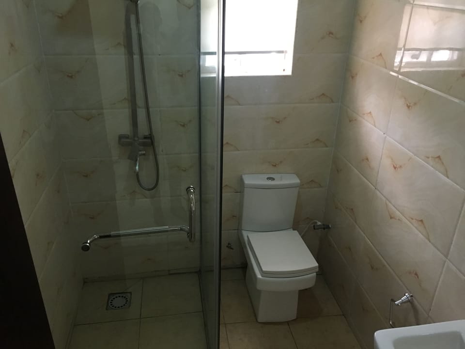 Standard Room | Bathroom | Shower, bathrobes, bidet, towels