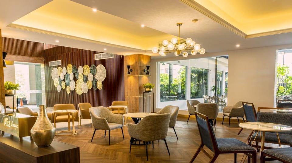 Lobby lounge