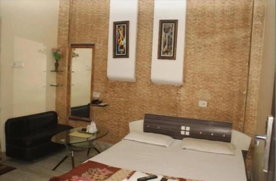 Soundproofing, rollaway beds (surcharge), WiFi (free)
