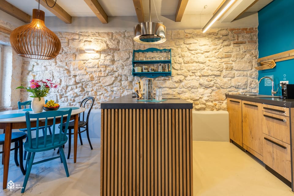 Apartment, 1 Bedroom, Sea View (Room 3, Second Floor) | In-room dining