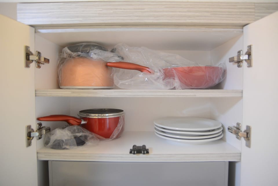 Apartment, 2 Bedrooms | Private kitchenette | Fridge, stovetop, cookware/dishes/utensils