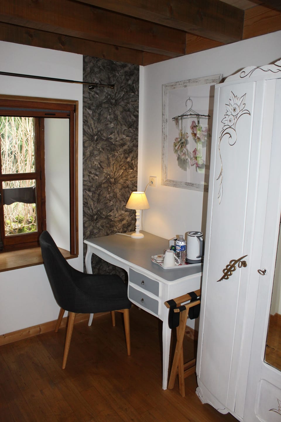 Romantic Double Room | Desk, blackout drapes, iron/ironing board, free WiFi