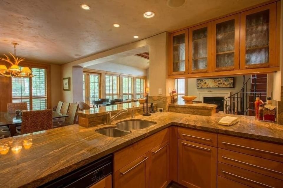 Condo, 3 Bedrooms | Private kitchen | Coffee/tea maker, fridge, oven, toaster