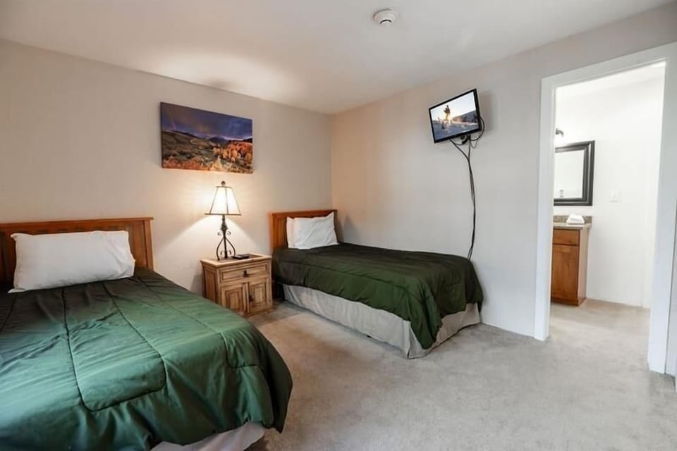 Condo, 2 Bedrooms | 2 bedrooms, free WiFi