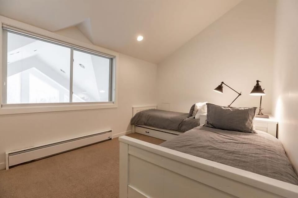 Condo, 4 Bedrooms | 4 bedrooms, laptop workspace, free WiFi
