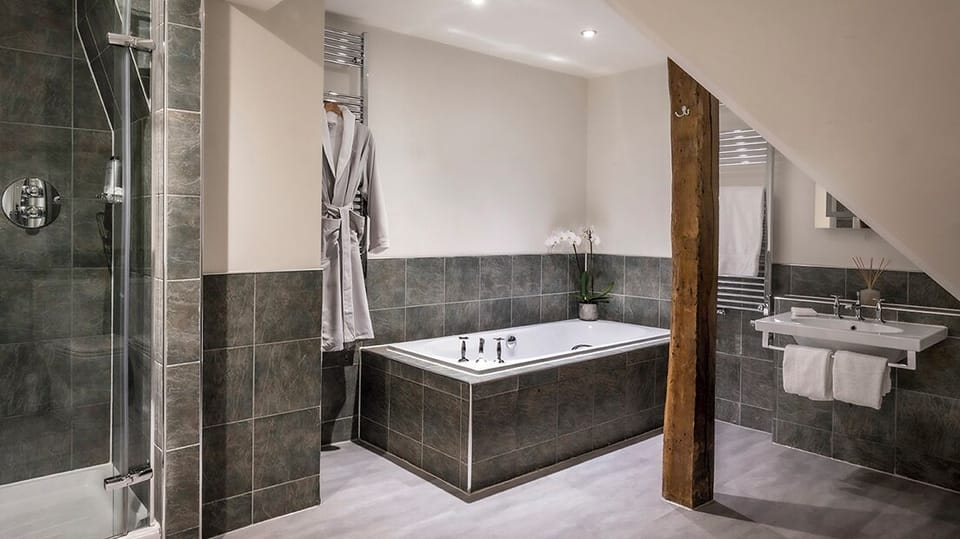 Superior Double or Twin Room, 1 Double or 2 Single Beds (Main House) | Bathroom | Separate tub and shower, free toiletries, hair dryer, slippers