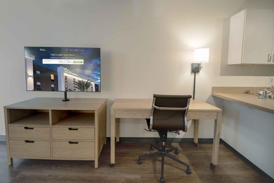 Deluxe Studio, 1 Queen Bed with Sofa bed, Non Smoking (Premium) | Desk, iron/ironing board, free WiFi, bed sheets