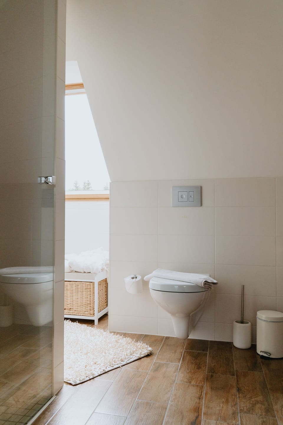 Junior Suite | Bathroom | Shower, hair dryer, towels