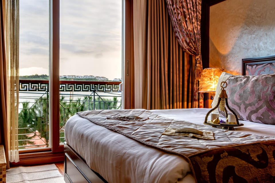 Egyptian cotton sheets, premium bedding, minibar, in-room safe