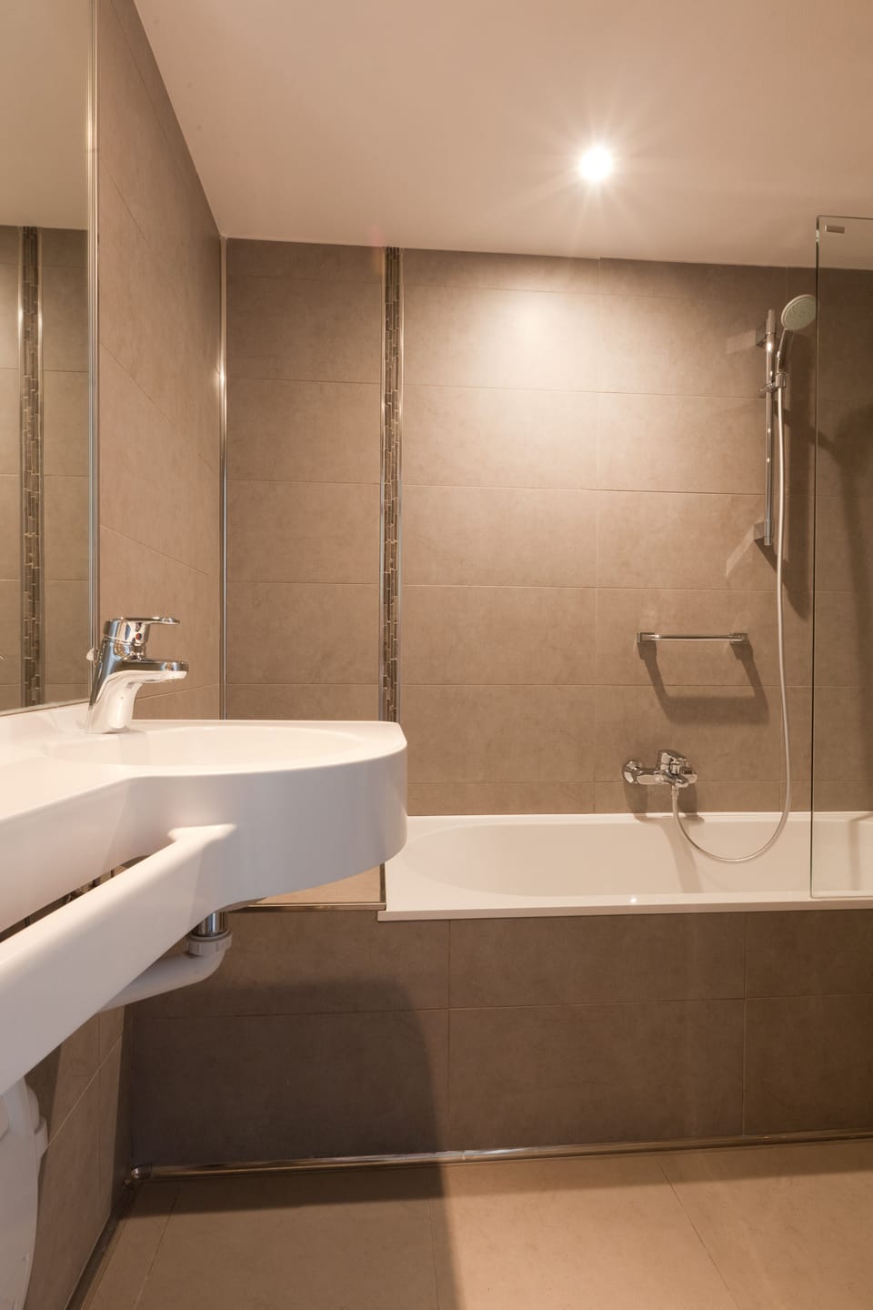 Double or Twin Room | Bathroom | Free toiletries, hair dryer, towels, soap