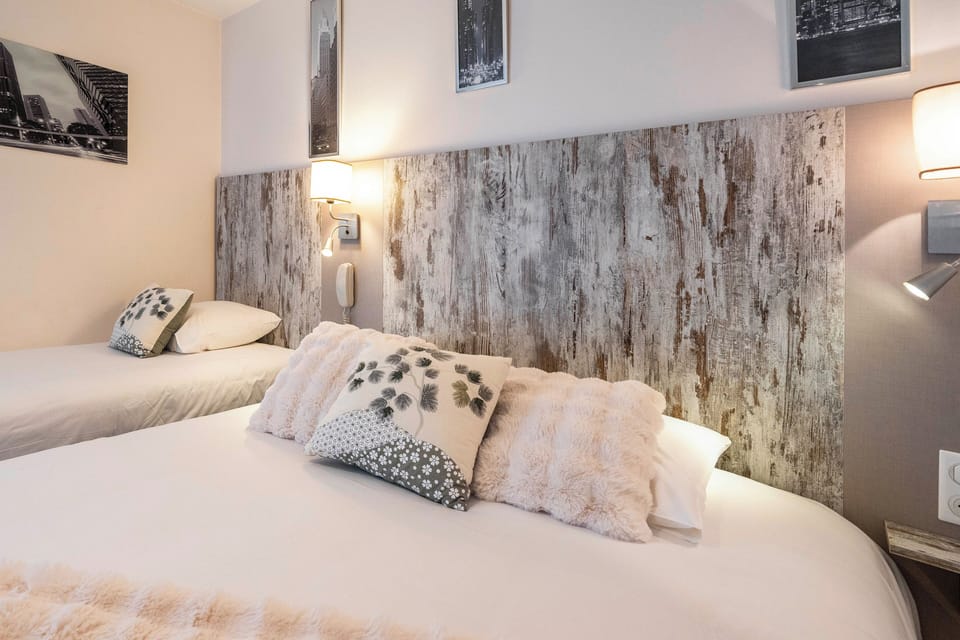 Comfort Twin Room | Premium bedding, desk, free WiFi, bed sheets