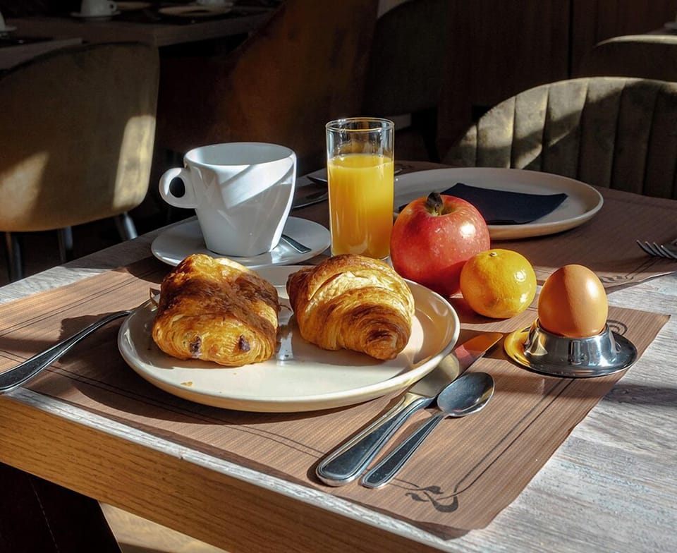 Continental breakfast for a fee on weekdays