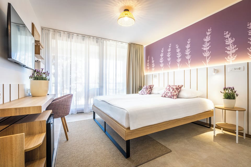 In-room safe, desk, blackout drapes, free WiFi